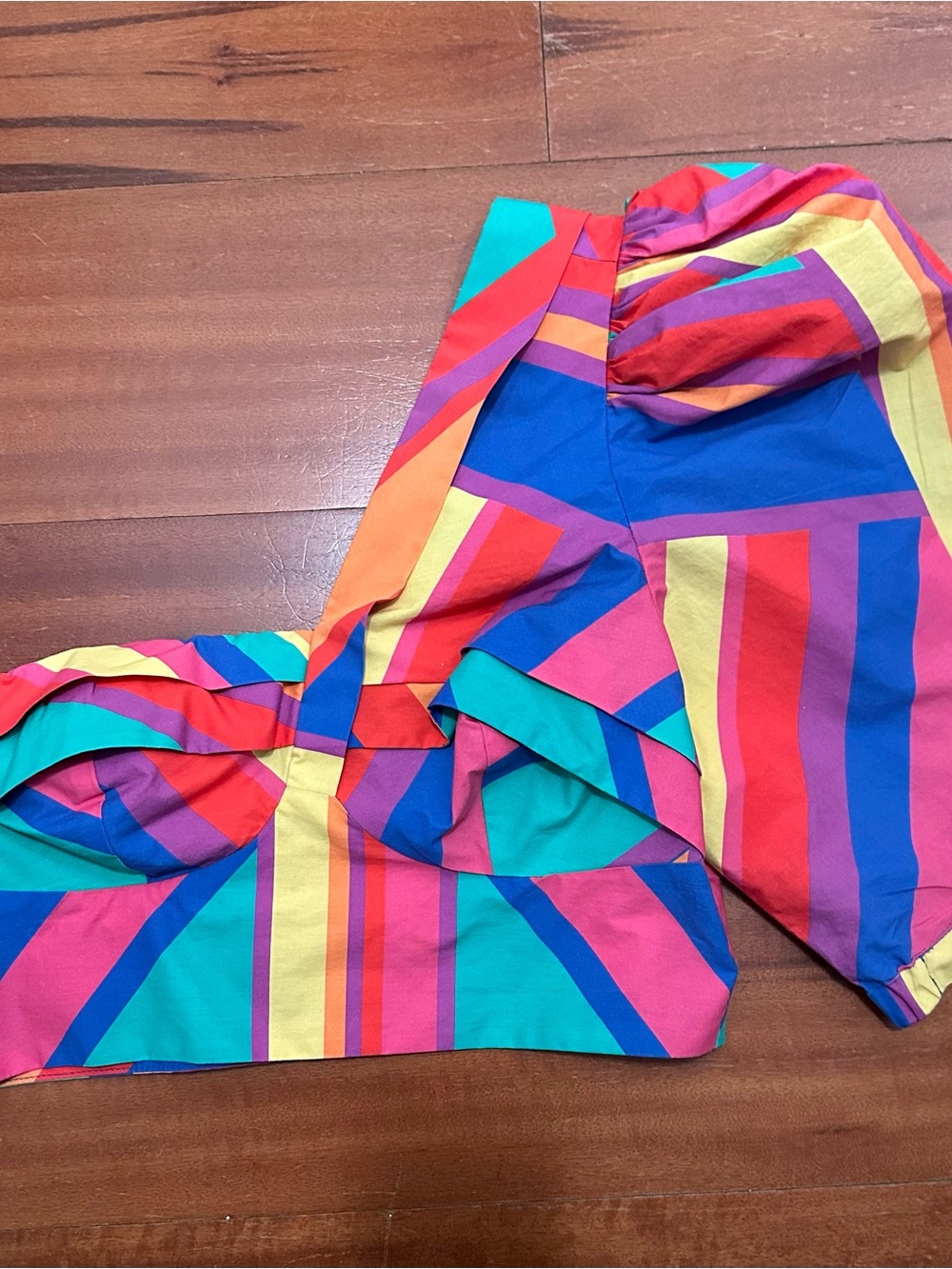 Farm Rio Colorful Geometric One-Shoulder Crop Top – Size Small